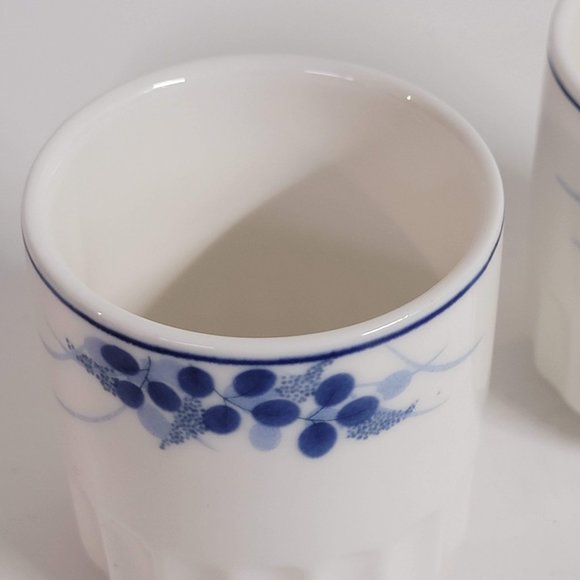 Vintage Asian Tea Cups Sake Cups White Porcelain Indigo Blue Set of 2 - Picture 4 of 9